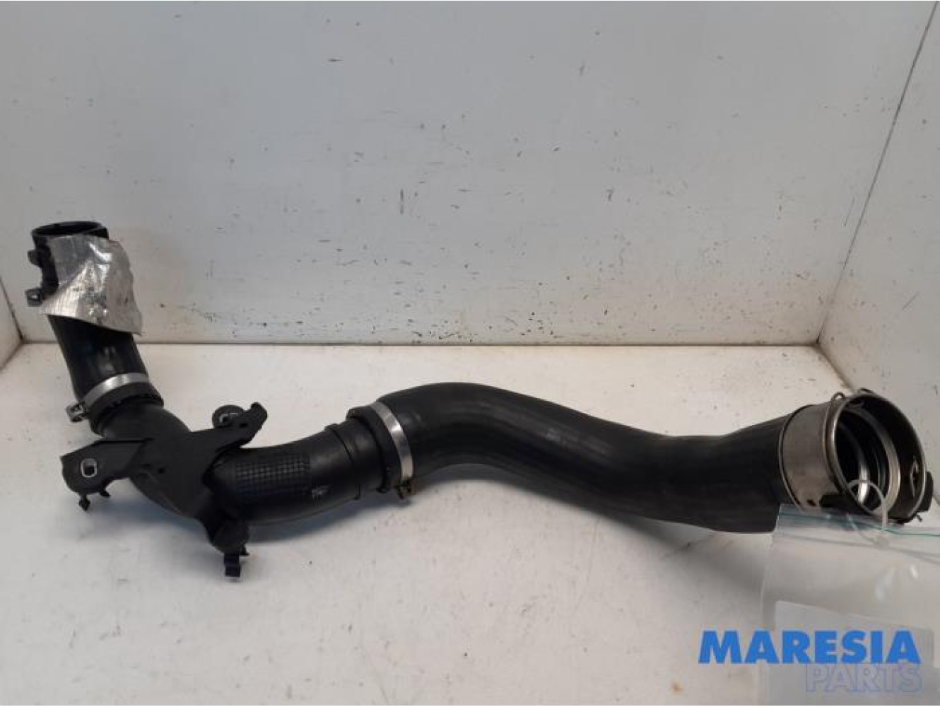 Renault - Clio - Intercooler hose