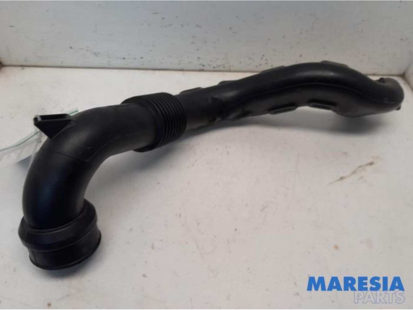 Renault - Clio - Air intake hose