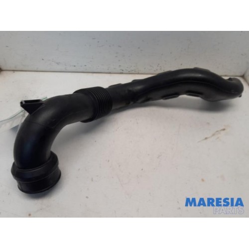 Renault - Clio - Air intake hose