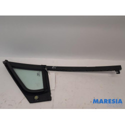Renault - Clio - Quarter light, front right