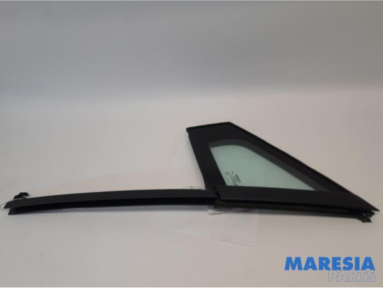Renault - Clio - Quarter light, front left