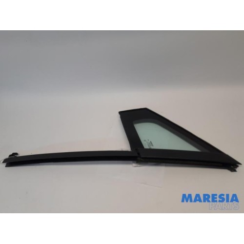Renault - Clio - Quarter light, front left