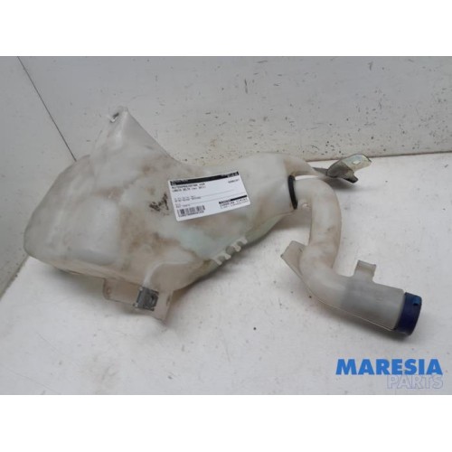 Lancia - Delta - Front windscreen washer reservoir