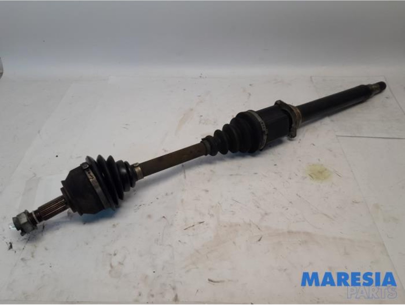 Lancia - Delta - Front drive shaft, right