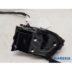 Renault - Clio - Front door lock mechanism 4-door, right