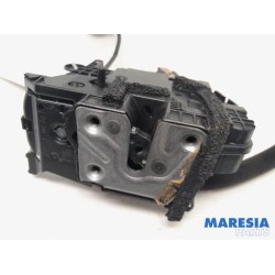 Renault - Clio - Rear door mechanism 4-door, right