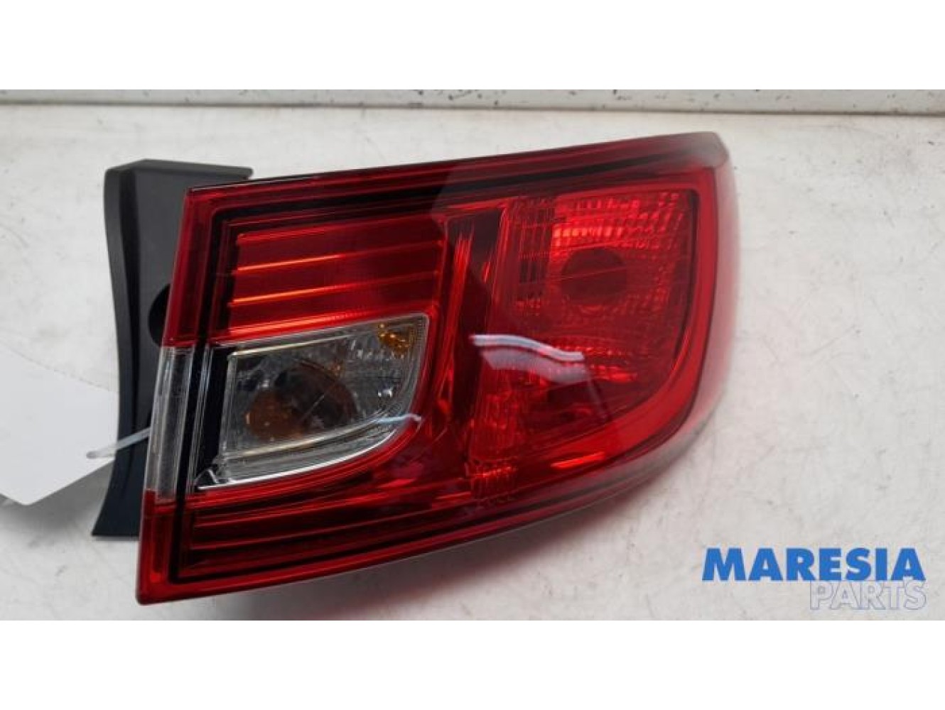Renault - Clio - Taillight, right