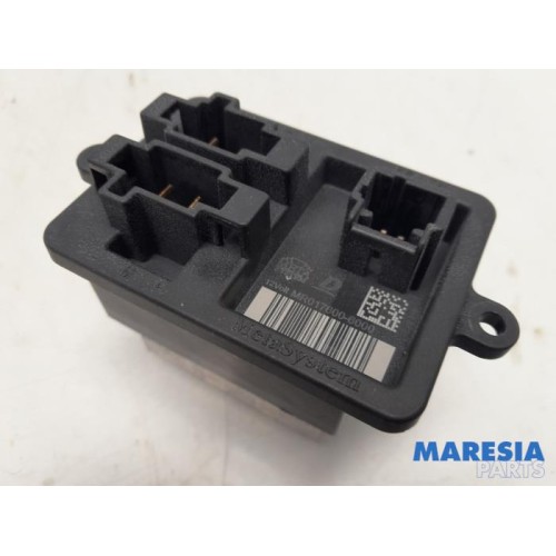 Renault - Clio - Heater resistor