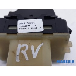 Renault - Clio - Electric window switch