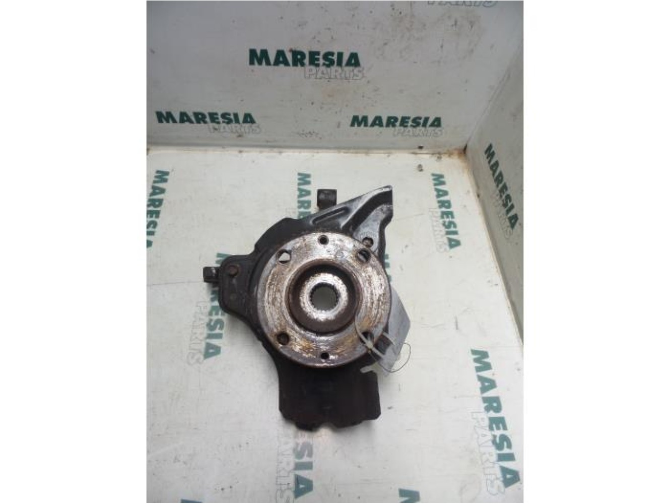 Lancia - Y(Psilon) - Knuckle, front right