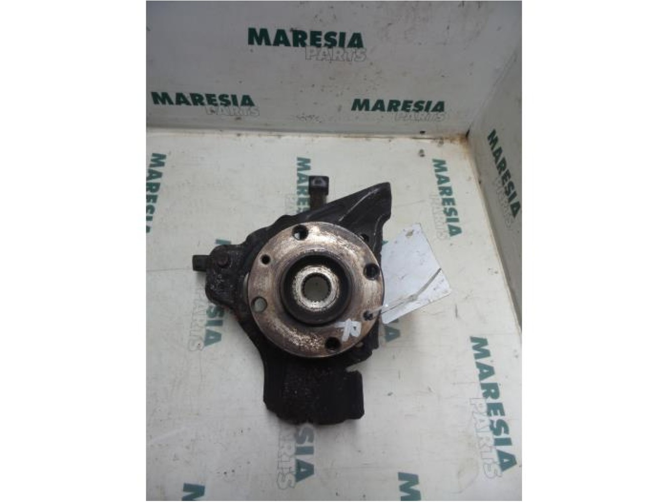 Lancia - Y(Psilon) - Knuckle, front right