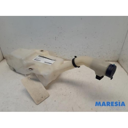 Fiat - 500 - Front windscreen washer reservoir