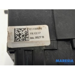 Renault - Clio - Indicator switch