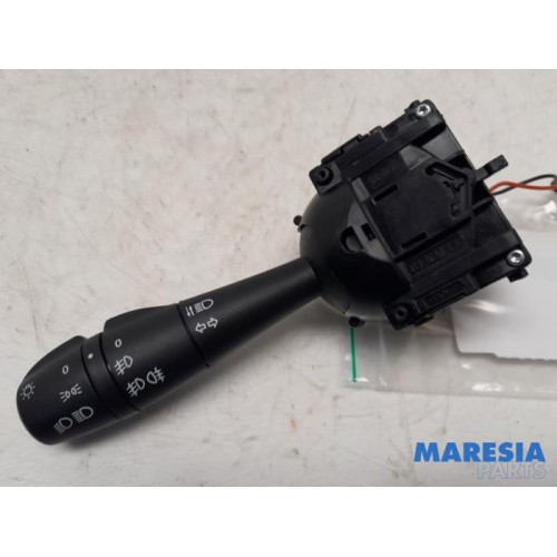 Renault - Clio - Indicator switch