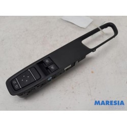 Renault - Clio - Multi-functional window switch
