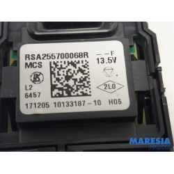 Renault - Clio - Multi-functional window switch