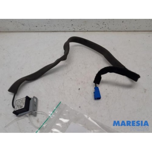 Renault - Clio - GPS Antenne