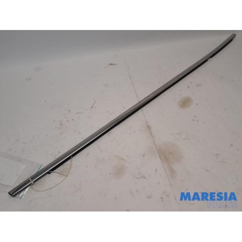 Renault - Clio - Joint de vitre