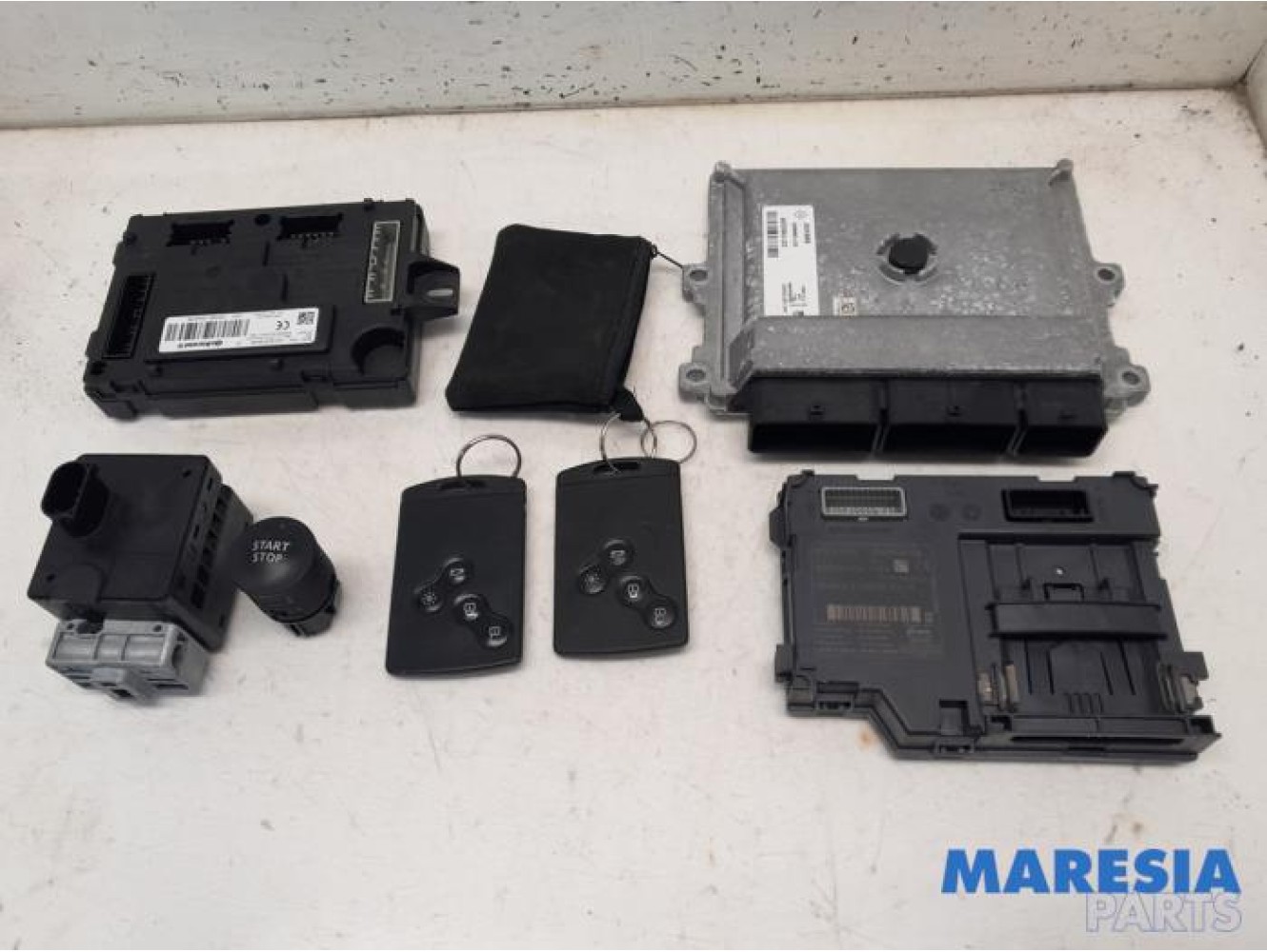 Renault - Clio - Engine management computer