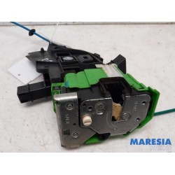 Alfa Romeo - Giulietta - Rear door mechanism 4-door, right