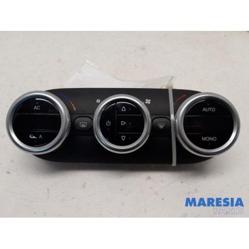 Alfa Romeo - Giulietta - Panneau de commandes chauffage