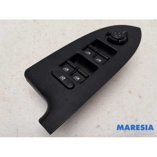 Alfa Romeo - Giulietta - Multi-functional window switch