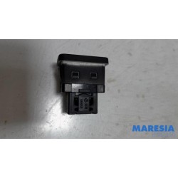 Alfa Romeo - Giulietta - AUX/USB aansluiting
