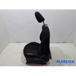 Peugeot - 208 - Sitz links