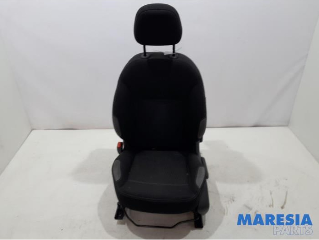 Peugeot - 208 - Sitz links