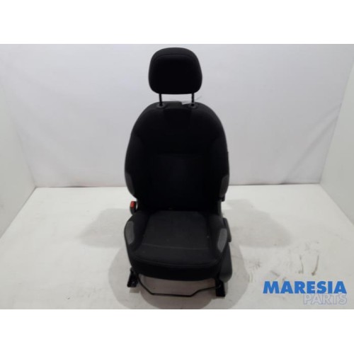 Peugeot - 208 - Stoel links