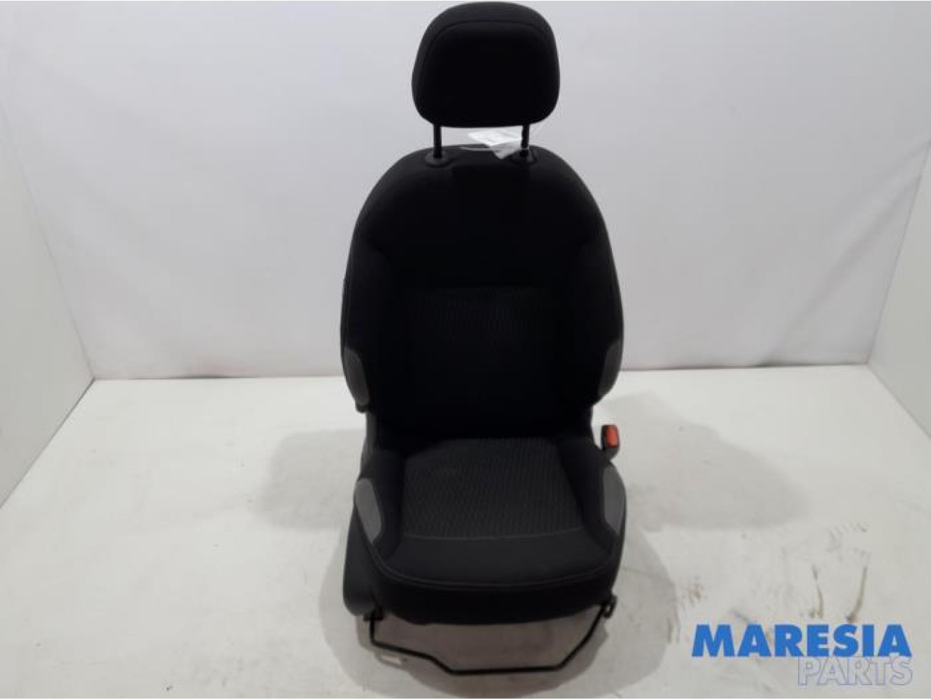 Peugeot - 208 - Seat, right