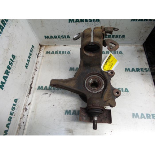 Citroen - Xantia - Fusee links-voor