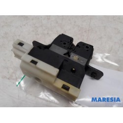 Renault - Espace - Tailgate lock mechanism