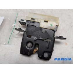 Renault - Espace - Tailgate lock mechanism