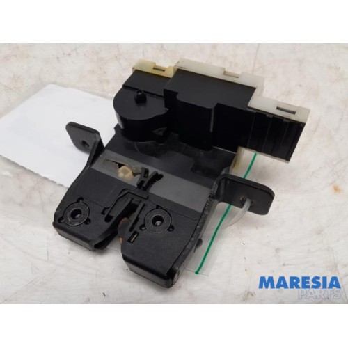 Renault - Espace - Tailgate lock mechanism