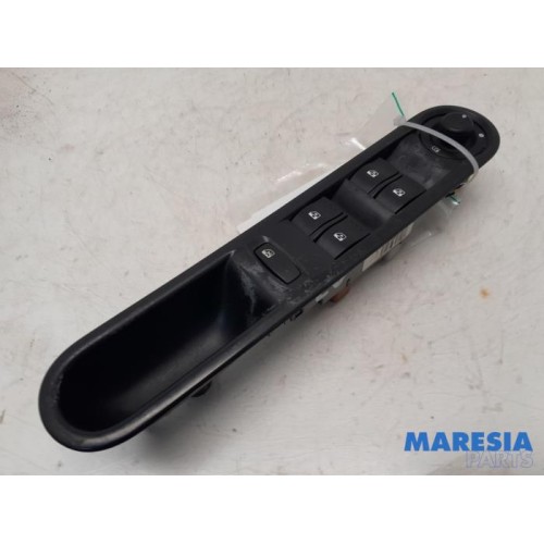 Renault - Espace - Multi-functional window switch