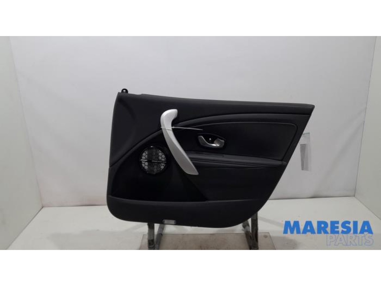 Renault - Megane - Front door trim 4-door, right