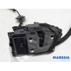Renault - Clio - Rear door mechanism 4-door, right