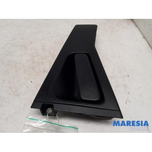 Renault - Clio - Rear door handle 4-door, right