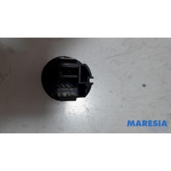 Renault - Captur - Start/stop switch
