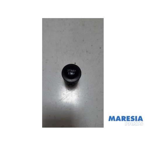 Renault - Captur - Start/stop switch