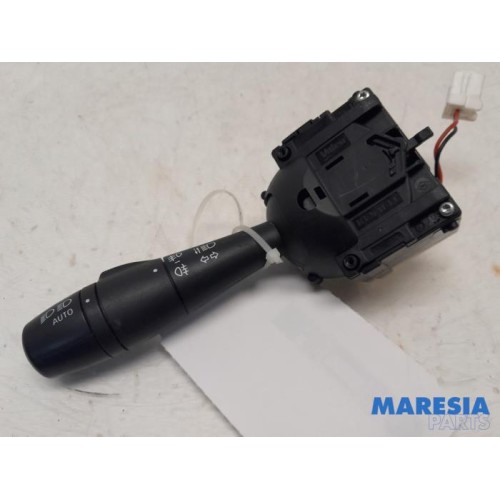 Renault - Captur - Light switch