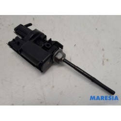 Renault - Clio - Tank flap lock motor
