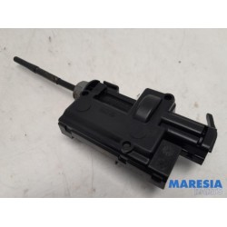 Renault - Clio - Tank flap lock motor