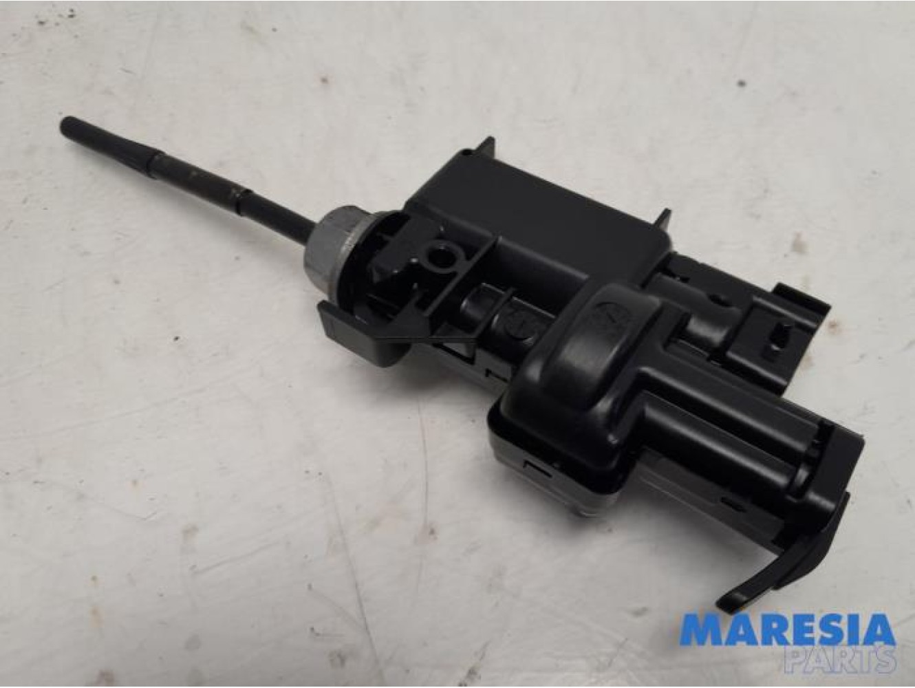 Renault - Clio - Tank flap lock motor