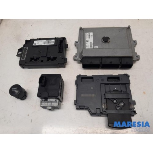 Renault - Clio - Engine management computer