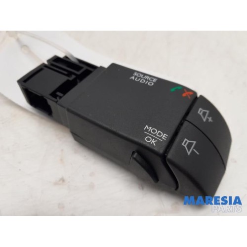 Renault - Captur - Radio remote control