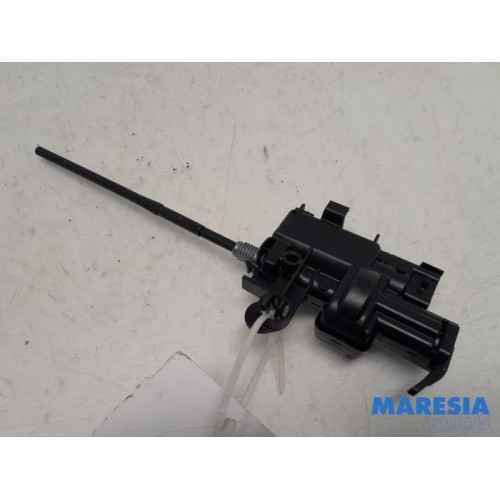 Renault - Captur - Tank flap lock motor