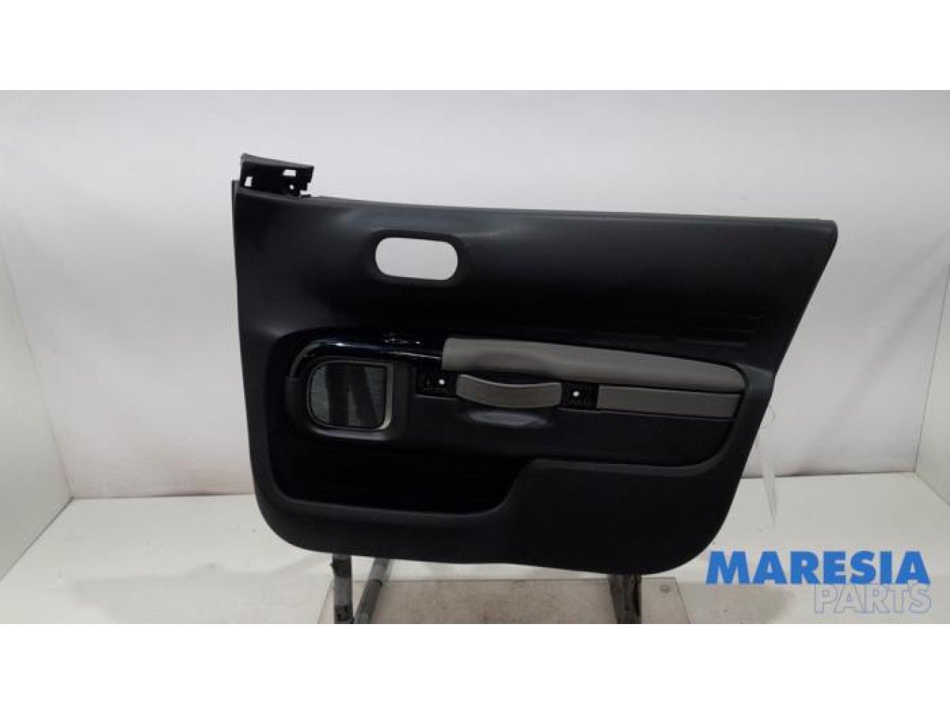 Citroen - C4 Cactus - Front door trim 4-door, right