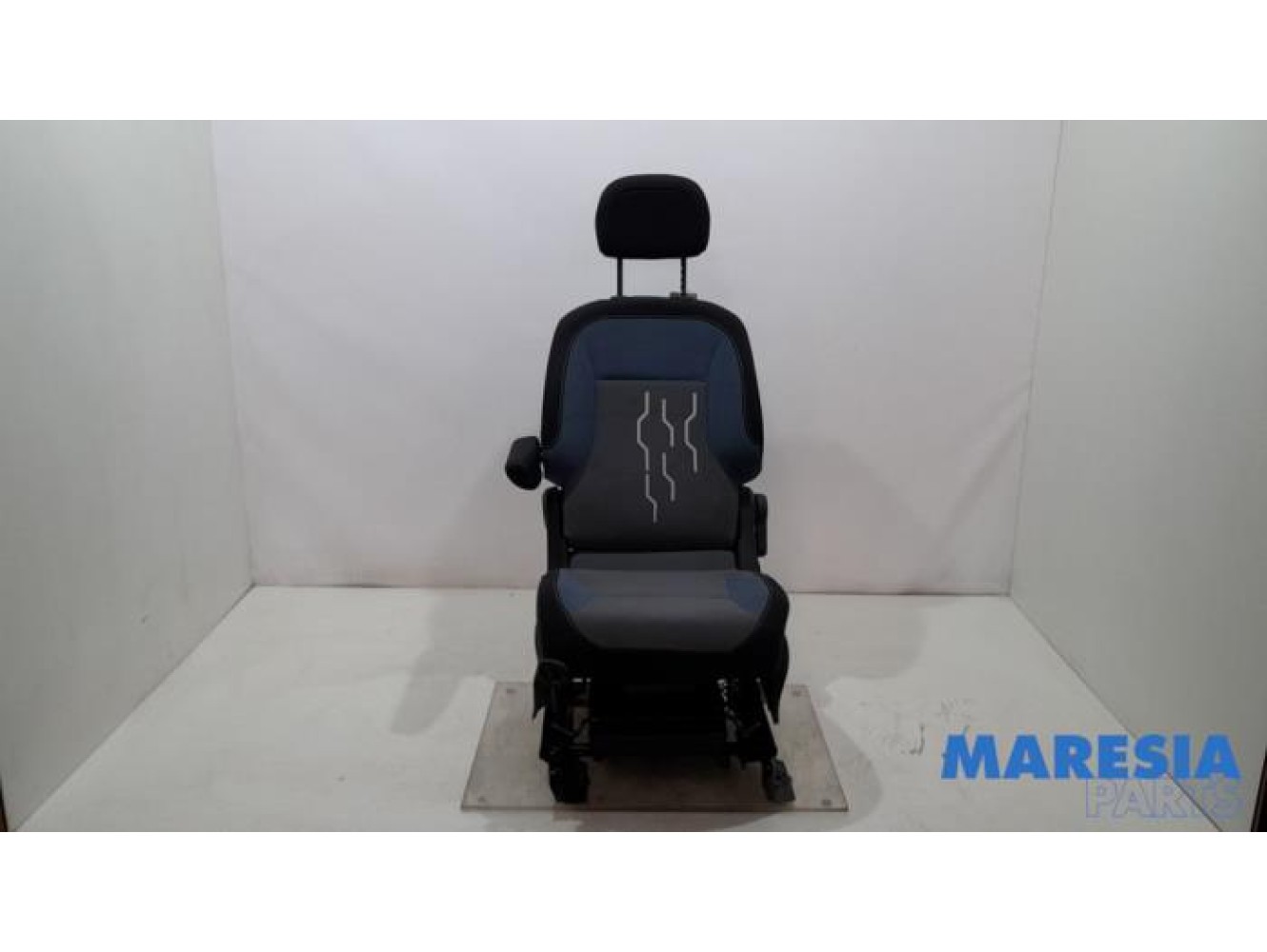 Peugeot - Partner - Seat, left